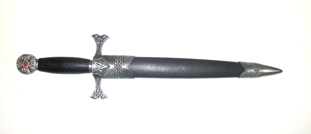 Celtic Dagger with Pentagram 1