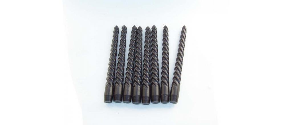 Set of 8 black taper candles 1